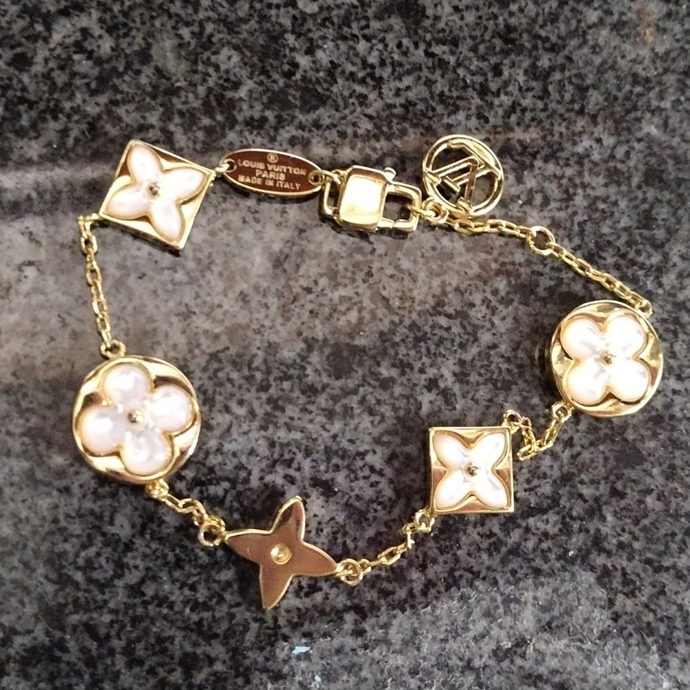 Louis Vuitton clover bracelet